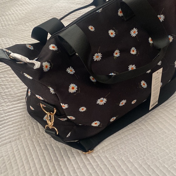 Alice + Olivia FabFitFun Daisy Print Duffle Bag - Picture 4 of 4